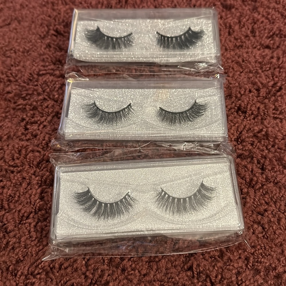 False Eyelashes - Picture 2 of 6